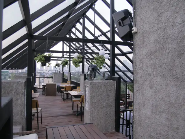 Gambar Makanan Lobbyn Sky Terrace - Liberta Hotel 7
