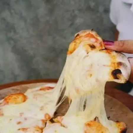 Gambar Makanan Luca`s Pizza Seminyak 14