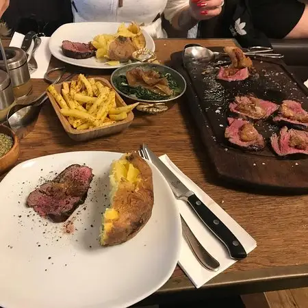 Nusr-Et Steakhouse Sandal Bedesteni'nin yemek ve ambiyans fotoğrafları 74