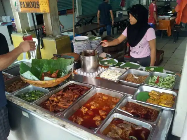 Nasi Lemak Famous Food Photo 16