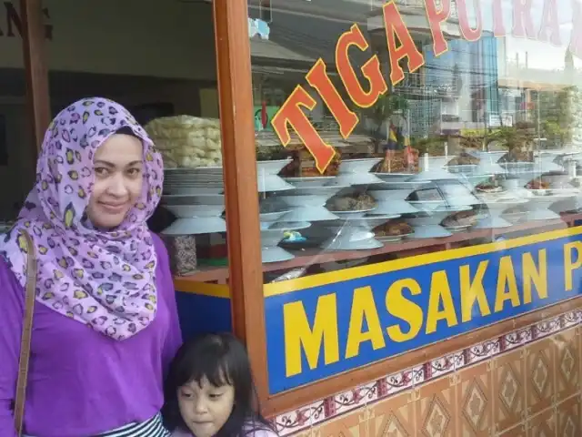 Gambar Makanan RM. Padang Tiga Putra Minang 4