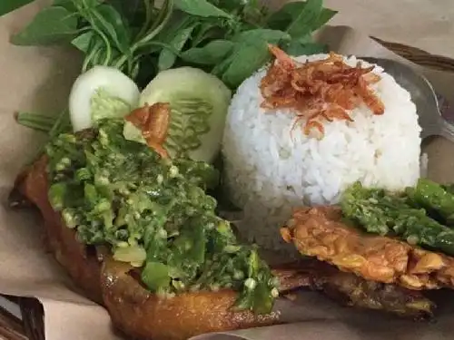 Ayam Penyet Sambel Ijo