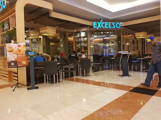 Gambar Makanan Excelso Cafe 8