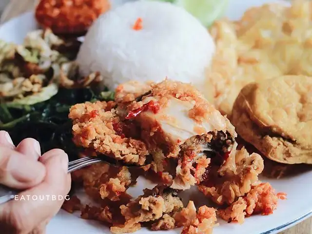 Gambar Makanan Ayam Geprek Yu Tiwi 8