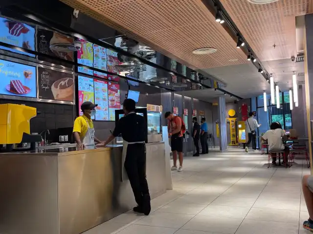 McDonald's & McCafe Food Photo 3
