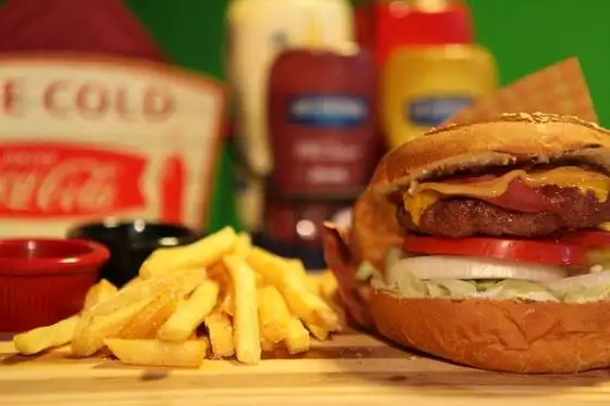 Retro Burger'nin yemek ve ambiyans fotoğrafları 8