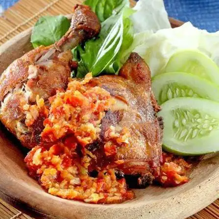 Gambar Makanan Ayam Geprek, Nasi Ulam Bu Nyai, Bungur 5