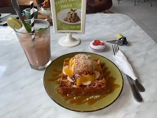 Gambar Makanan Brown Fox Waffle & Coffee 6