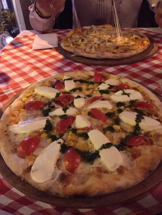 Pizzeria Trio'nin yemek ve ambiyans fotoğrafları 18