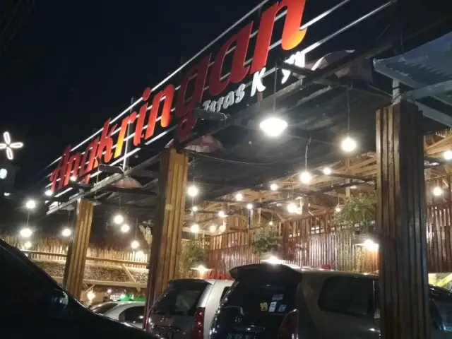 Teras Kayu Resto