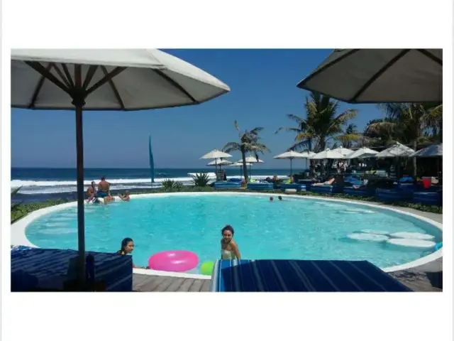 Gambar Makanan Komune Beach Club 18