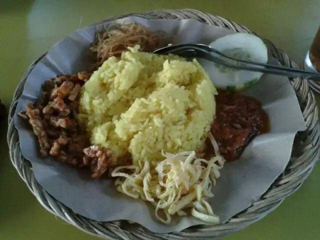 Gambar Makanan Nasi Kuning Sambal Tuna 7