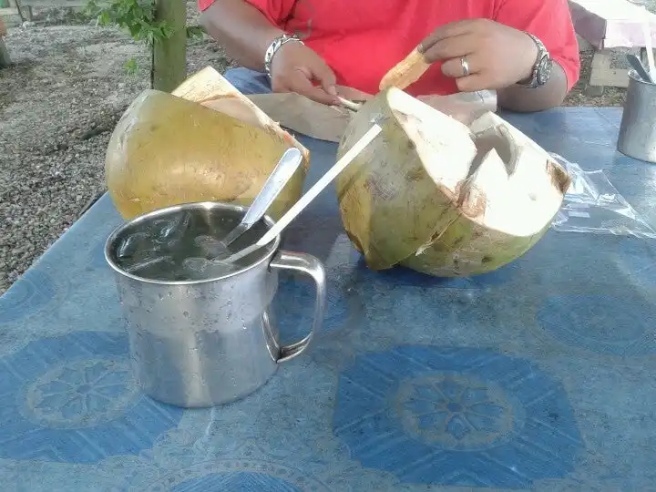 Burger Tepi Jln, Dpn Jual Kelapa