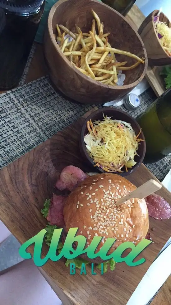 Gambar Makanan Burger Shop Ubud 6