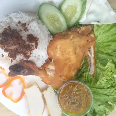 NASI AYAM PENYET