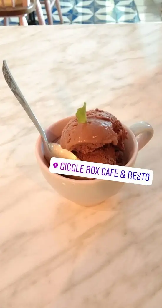 Gambar Makanan Giggle Box Cafe & Resto 5