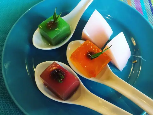 Gambar Makanan sTREATs Restaurant - Hotel Ibis Styles Jemursari 2
