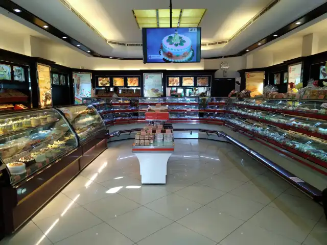 Gambar Makanan Holland Bakery 7