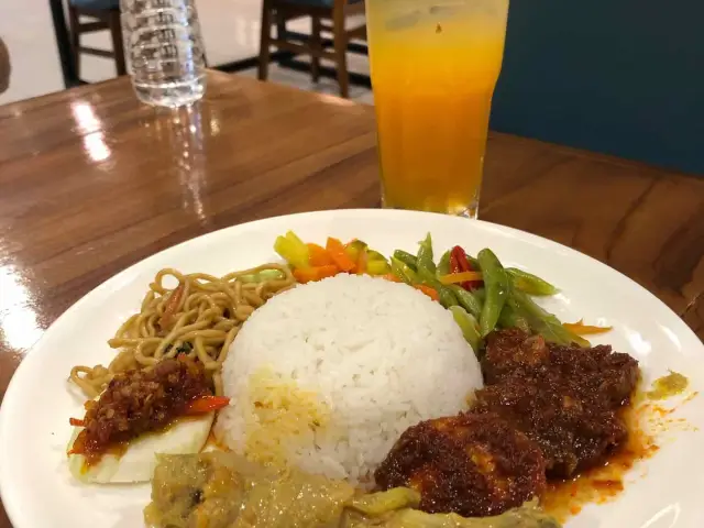 Gambar Makanan Warung Empal Bu Yudi 2