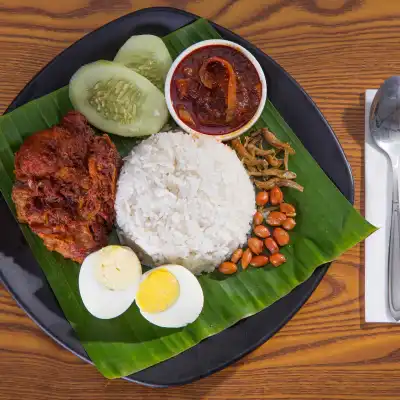 NASI LEMAK BAWAH POKOK