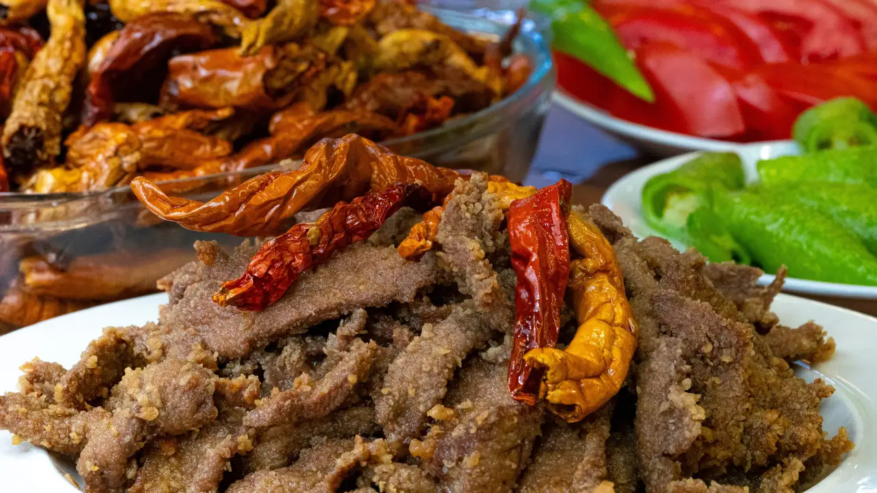 Küçük Ev Işıklar Ciğer & Kebap