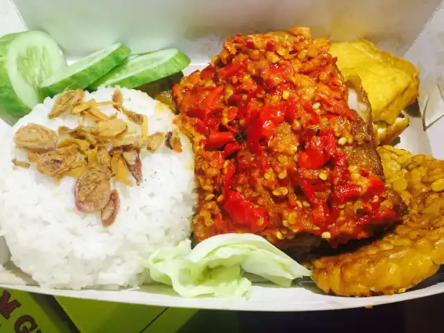 Gambar Makanan Ayam Gepuk Sambal Bawang Pak Gembus 9