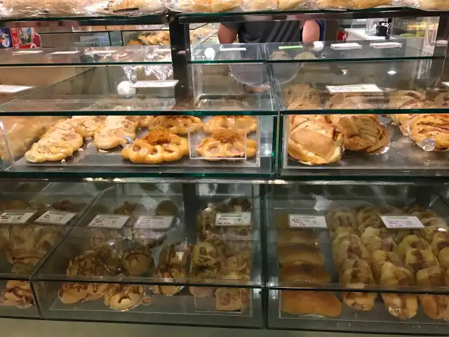 Leena Bakery