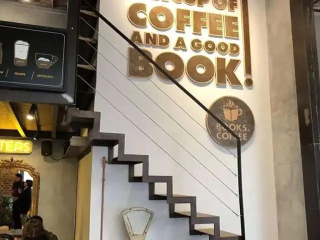 Books & Coffee'nin yemek ve ambiyans fotoğrafları 39