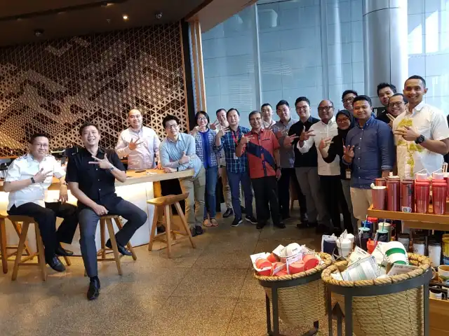 Gambar Makanan Starbucks Reserve Menara Astra 1