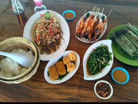 Gambar Makanan Saung Layaran 9