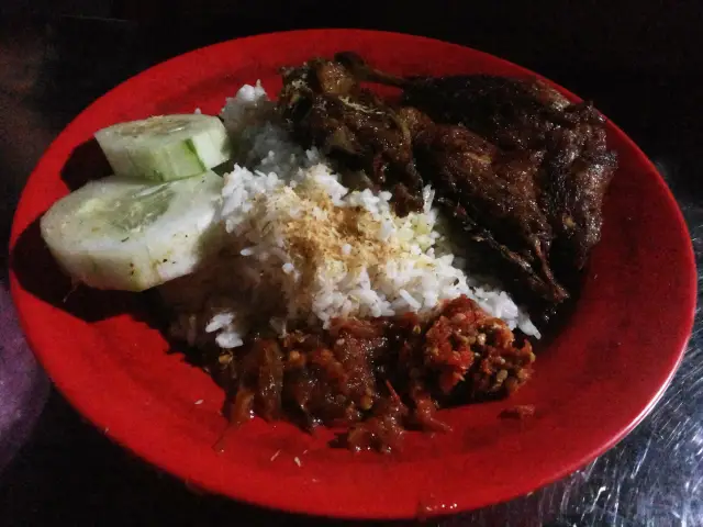 Gambar Makanan Nasi Bebek Depan Tugu Pahlawan 15