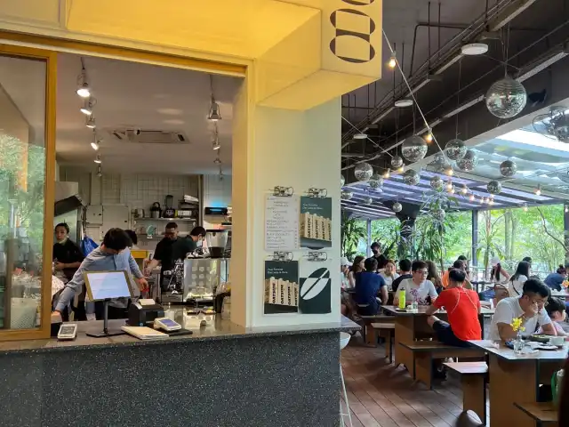 V88 Cafe & Bar