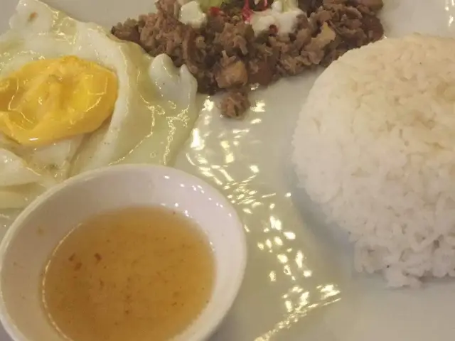 Concho's Home of Sisig Goodness Food Photo 3