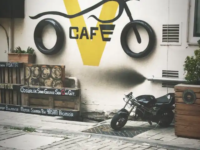 Cafe V Motor'nin yemek ve ambiyans fotoğrafları 3