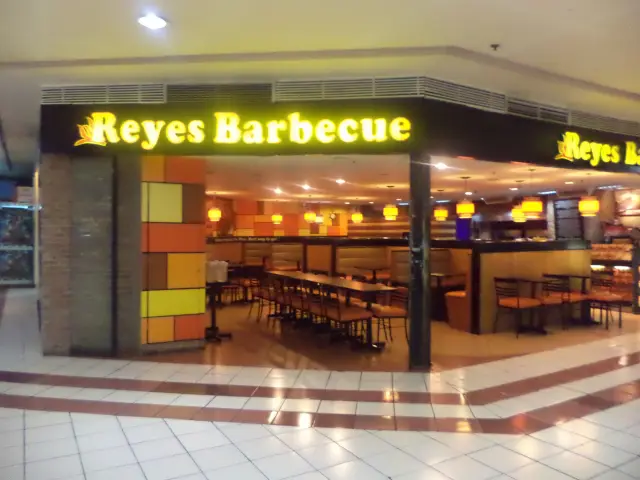 Reyes Barbecue Food Photo 2
