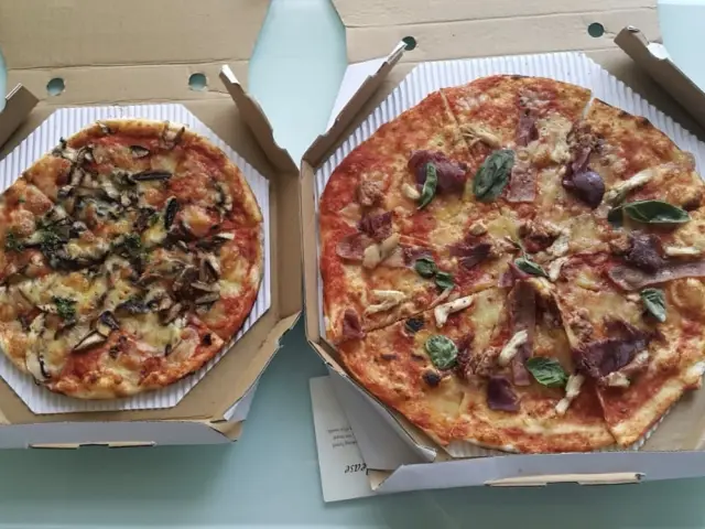 Gambar Makanan Pizza Marzano 8