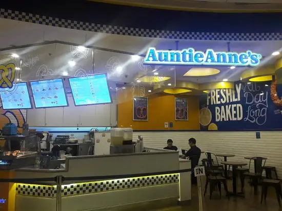 Gambar Makanan Auntie Anne's Pretzel 17