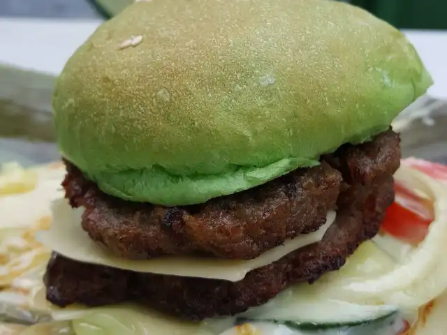 Gambar Makanan Maio Green Burger 1