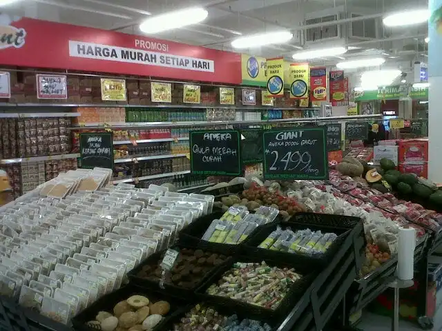 Giant Supermarket