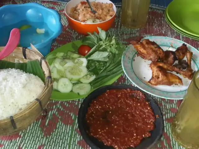 Gambar Makanan Warung Lesehan Pak H. Sholeh 1