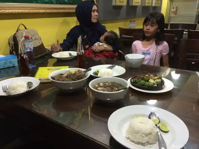 Gambar Makanan Sop Buntut Gelora Pancasila 9