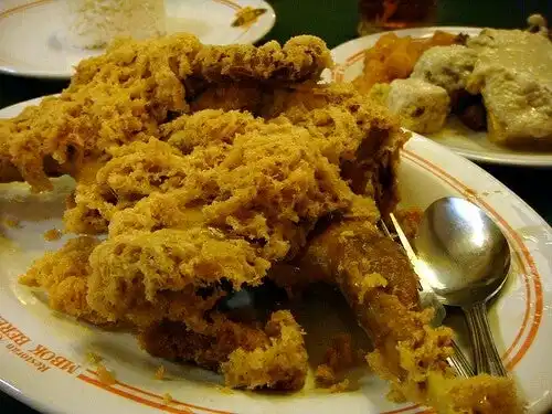 Ayam Goreng "Mbok Berek" Ny. Umi