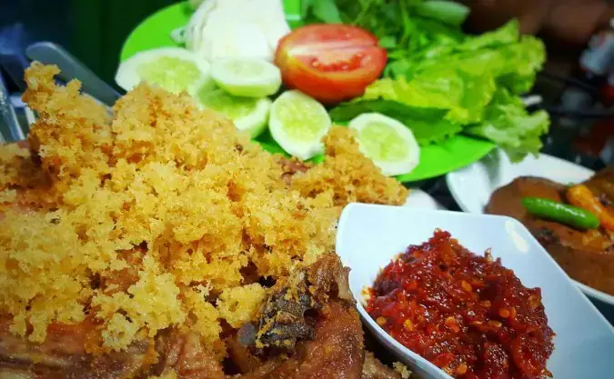 Ayam Goreng Mbok Berek Ny. Astuti