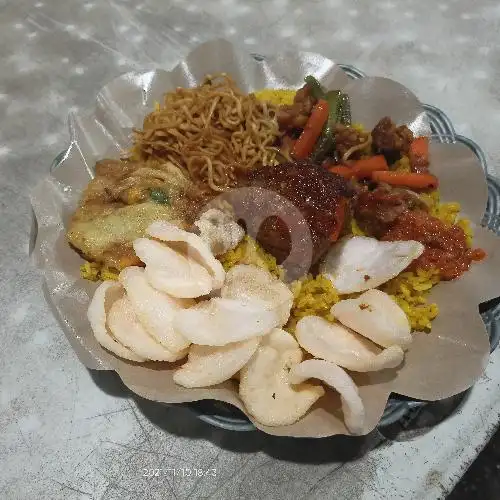 Gambar Makanan nasi kuning AL (depan smp 30) 9