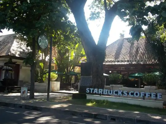 Gambar Makanan Starbucks Griya Santrian 18