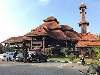 Warung Ulul Albab (Masjid Kayu)