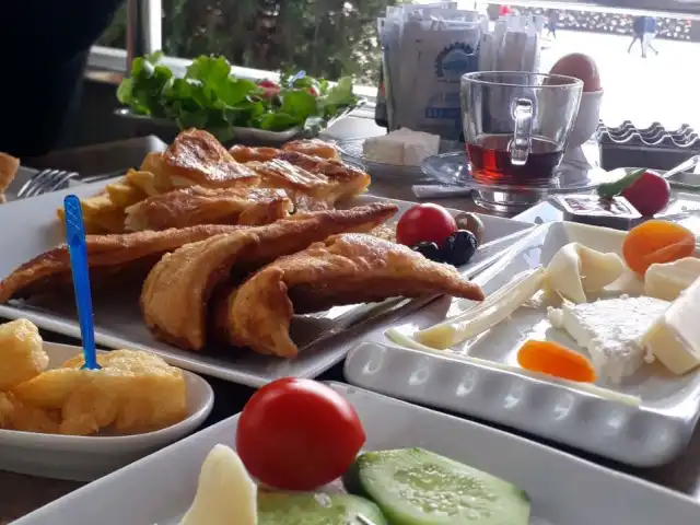 The Marmara Cafe ve Kahvaltı Evi'nin yemek ve ambiyans fotoğrafları 11
