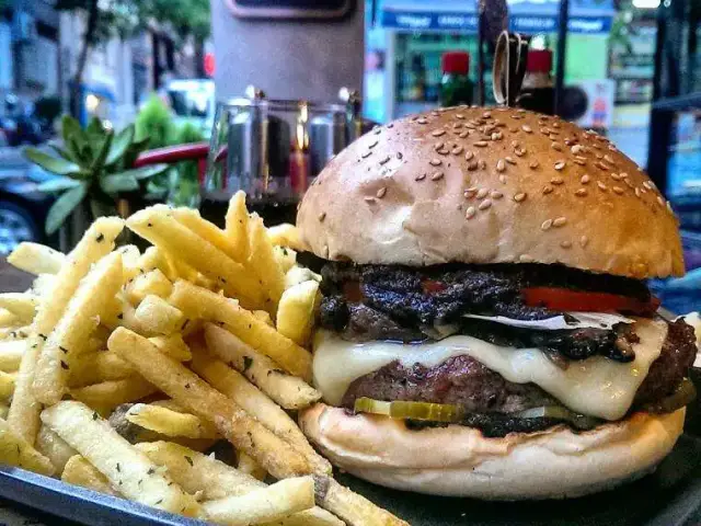 Burgerhood'nin yemek ve ambiyans fotoğrafları 10