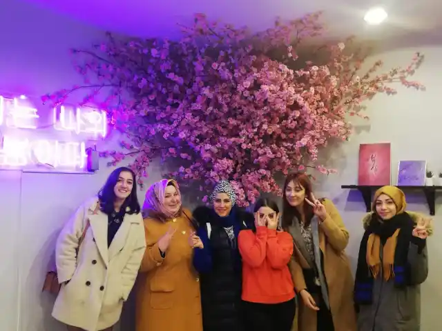 Bom Korean Cafe'nin yemek ve ambiyans fotoğrafları 4