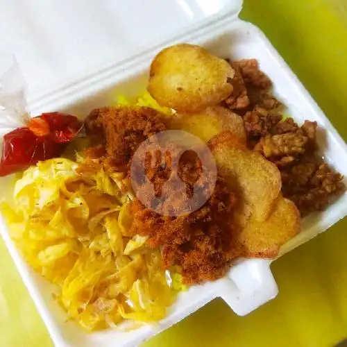 Gambar Makanan Nasi Kuning Nyah Vivi, Pasar Senin 13